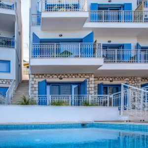 blue-apartments-lefkada-greece-200.jpg
