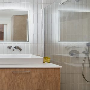 lefkada-blue-luxury-apartments-bathroom-white-lighting-copy.jpg