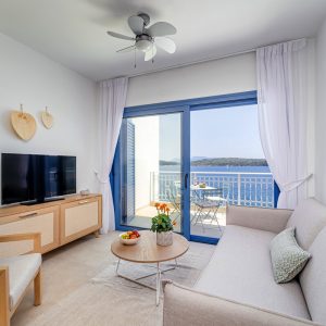 lefkada-blue-luxury-apartments-lounge-flowers-television-a4.jpg